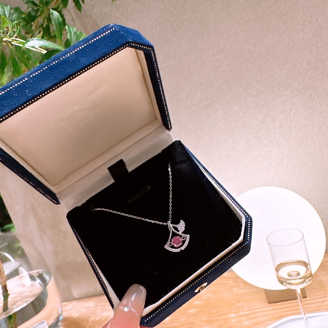 フレンチアレルギー対応シルバーモアッサナイトネックレスシルバー 年次パーティー