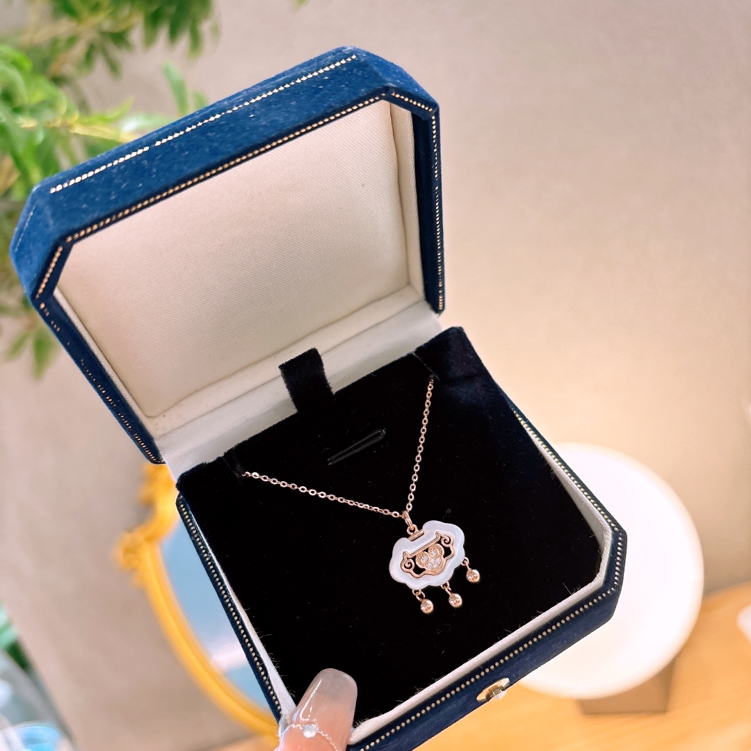 High Polish Silver Necklace Artistic Travel Silver