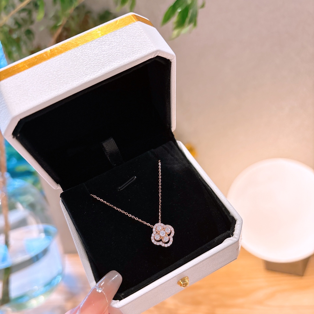 Hypoallergenic Silver Necklace Chic Confession Gold