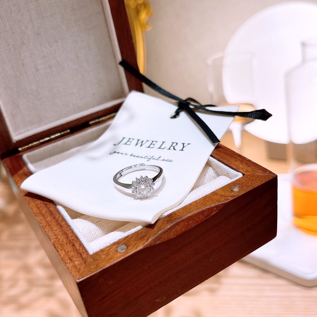 Hypoallergenic Silver Moissanite Ring Gentle Wedding Silver