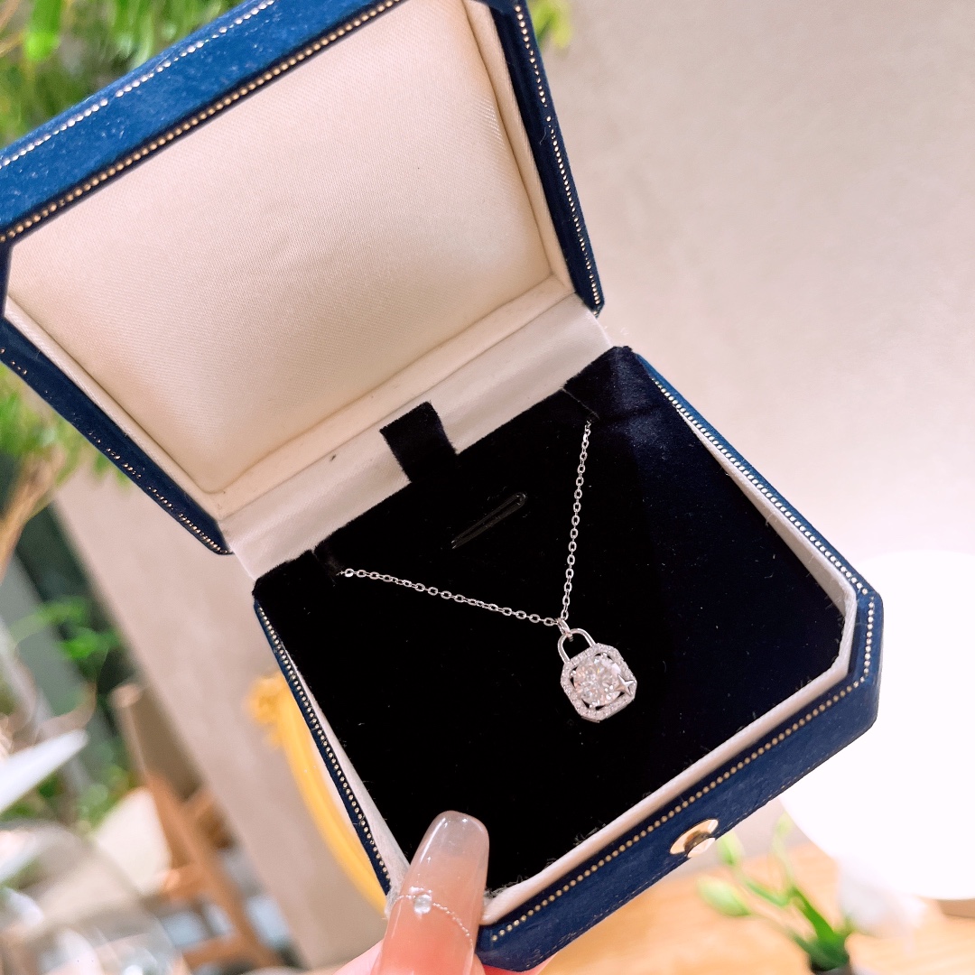 Solid Silver Moissanite Necklace Forest New Year Silver