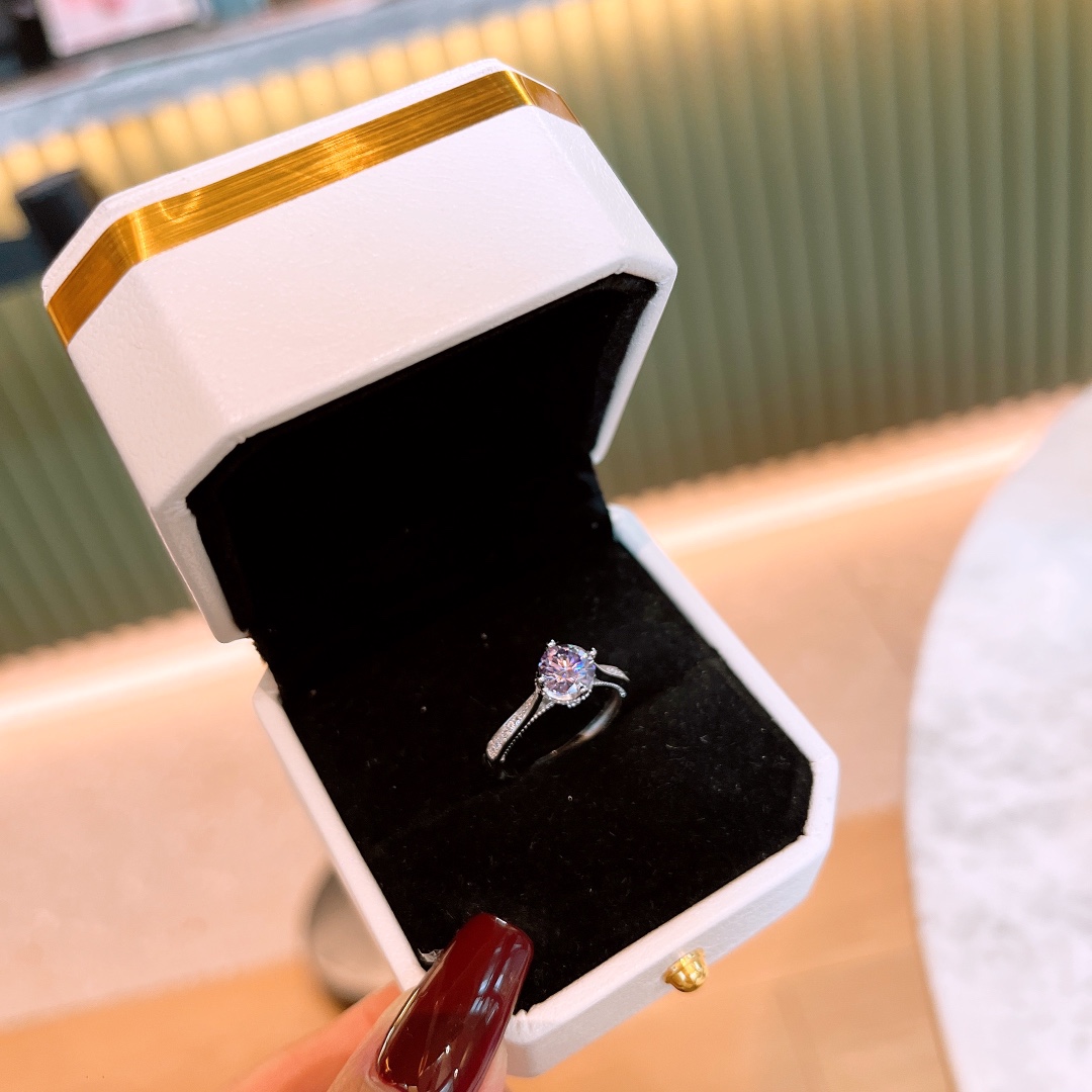 Solid Silver Moissanite Ring Delicate Confession Silver