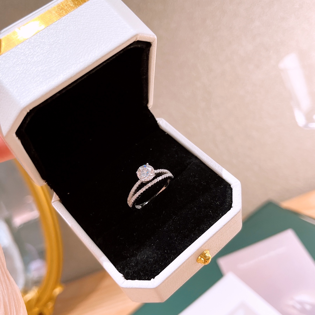 精巧925シルバーモアッサナイトリングゴールド 父の日