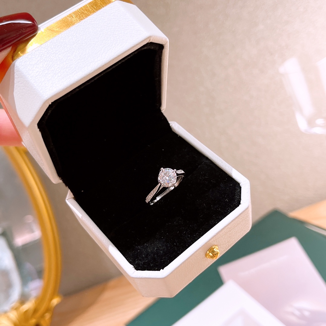 Low Allergy Silver Moissanite Ring Fashion Everyday Wear Gold