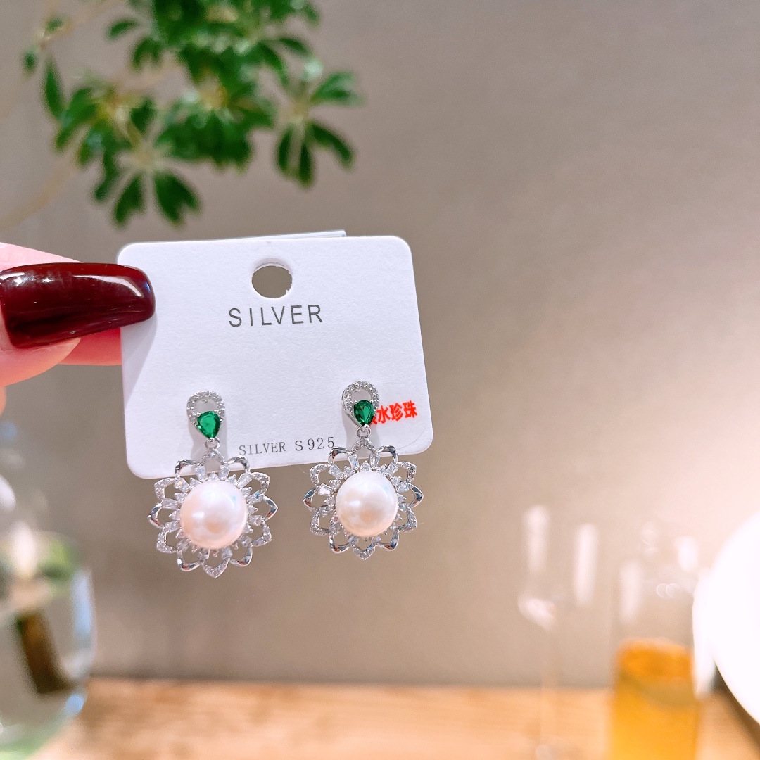 Nickel Free Silver Freshwater Pearl Studs Gentle Bestie Gift Gold