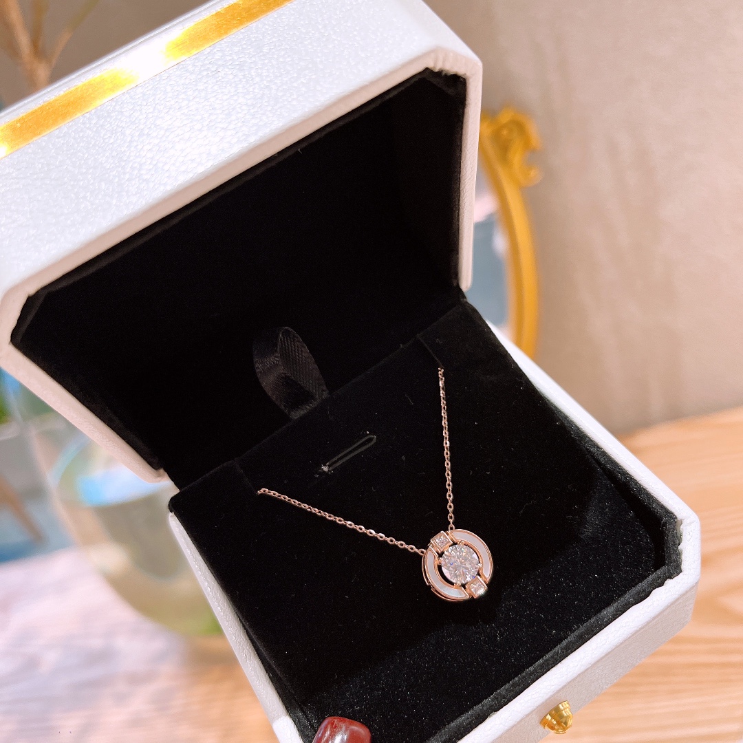 Low Allergy Silver Moissanite Necklace Romantic Mother's Birthday
