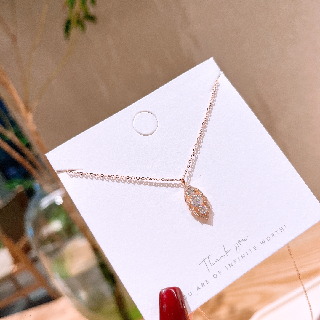 ガーリー純銀モアッサナイトネックレスゴールド 父の日