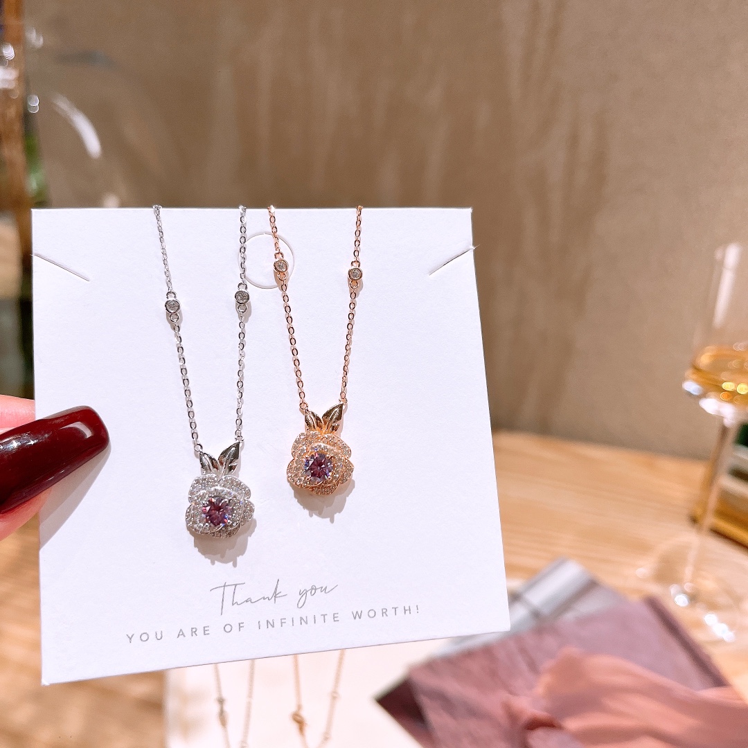 ラグジュアリー高品質シルバーモアッサナイトネックレスシルバー 婚姻届提出