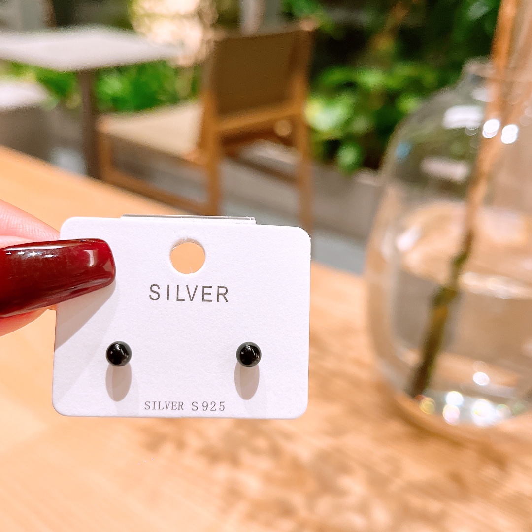 ラグジュアリーアレルギー対応シルバーイヤリングシルバー 新年