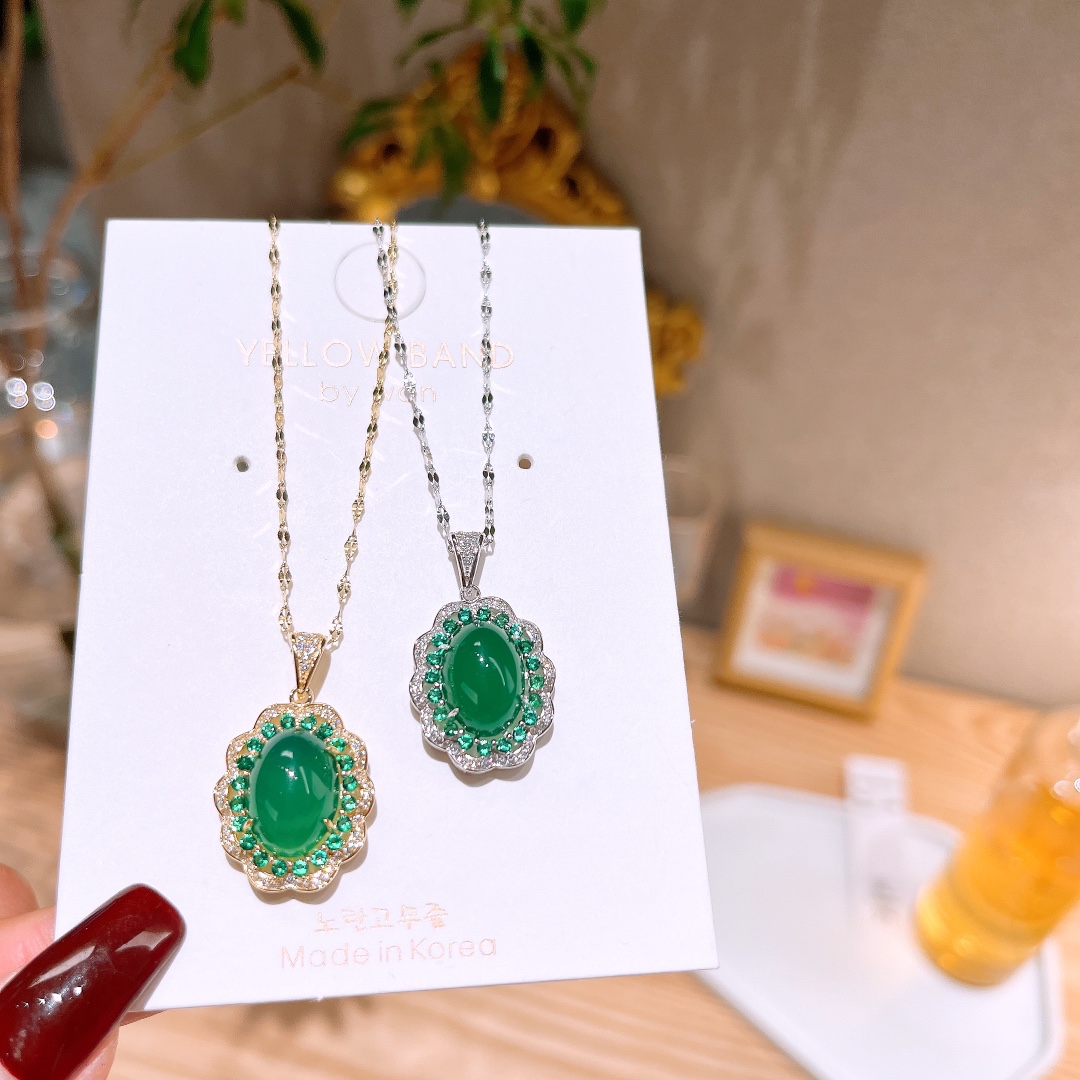 High Polish Silver Green Chalcedony Necklace Cute Bestie Gift Gold