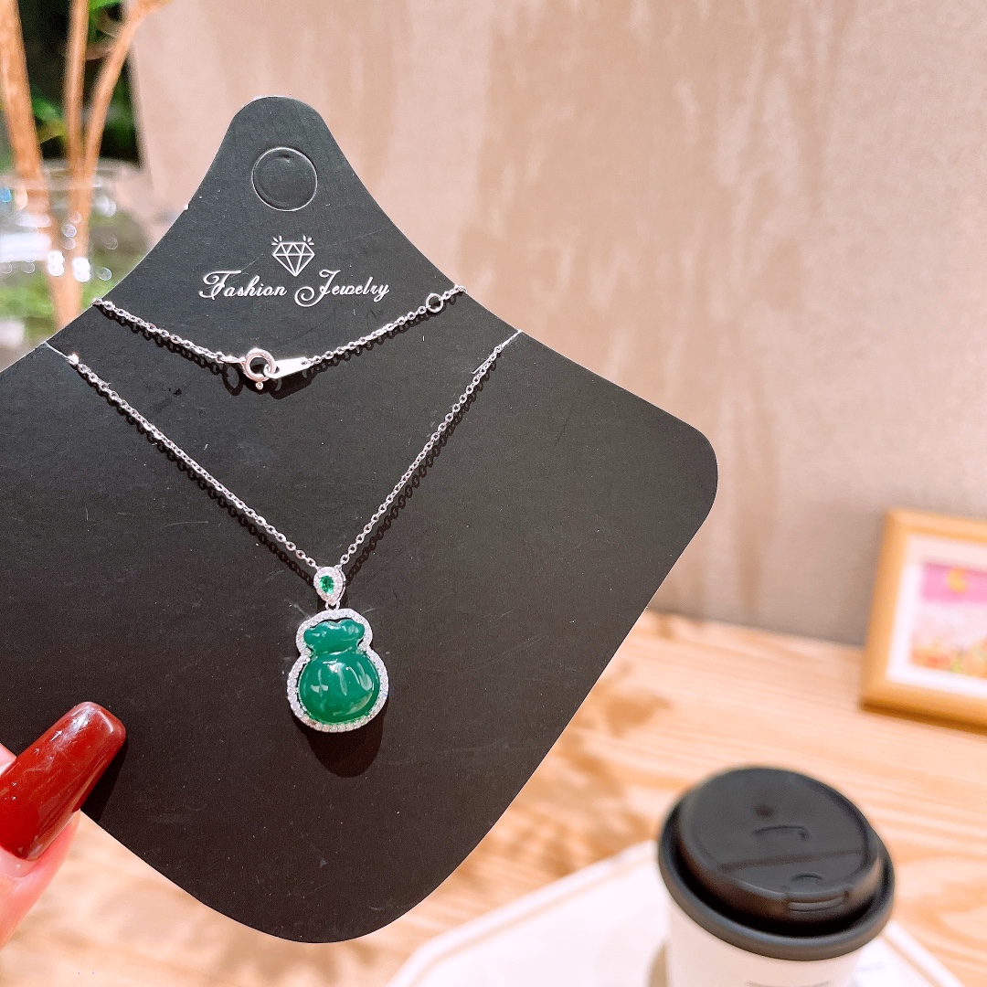 High Polish Silver Green Chalcedony Necklace Vintage Proposal Gold