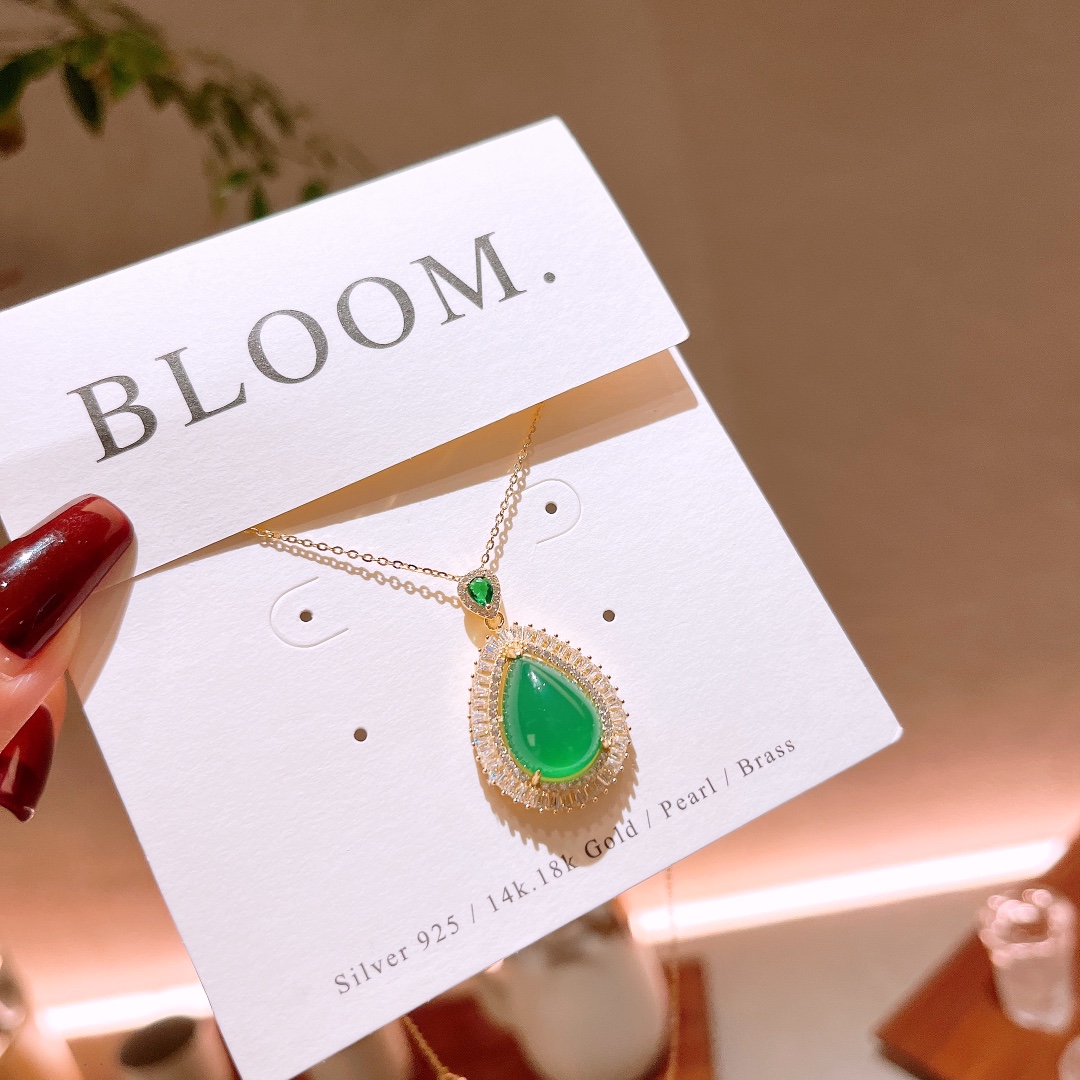 S925 Sterling Silver Green Chalcedony Necklace Unique Confession