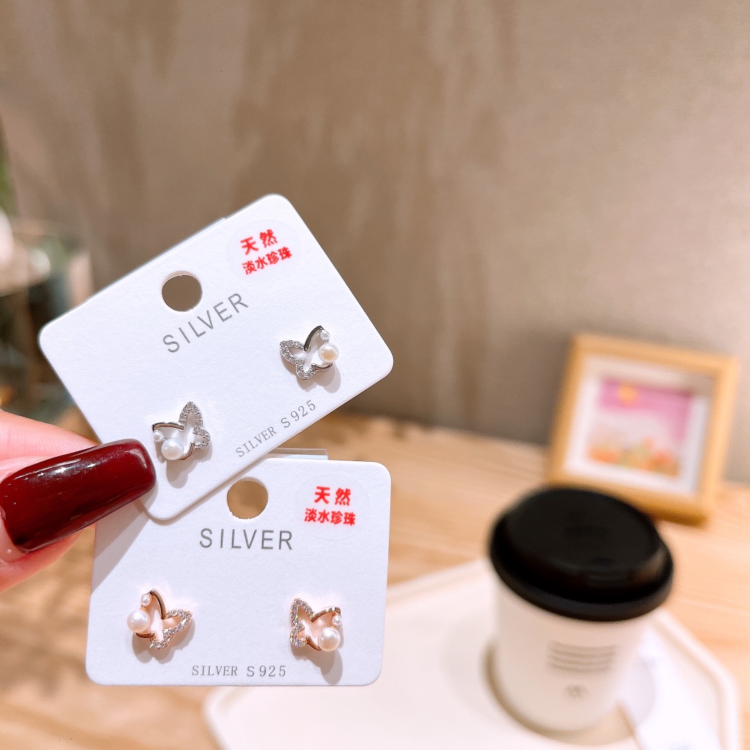 Low Allergy Silver Freshwater Pearl Studs Artistic Office Silver