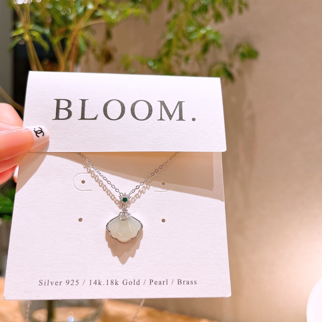 Fine Silver Hetian Jade Necklace Gentle Party Gold