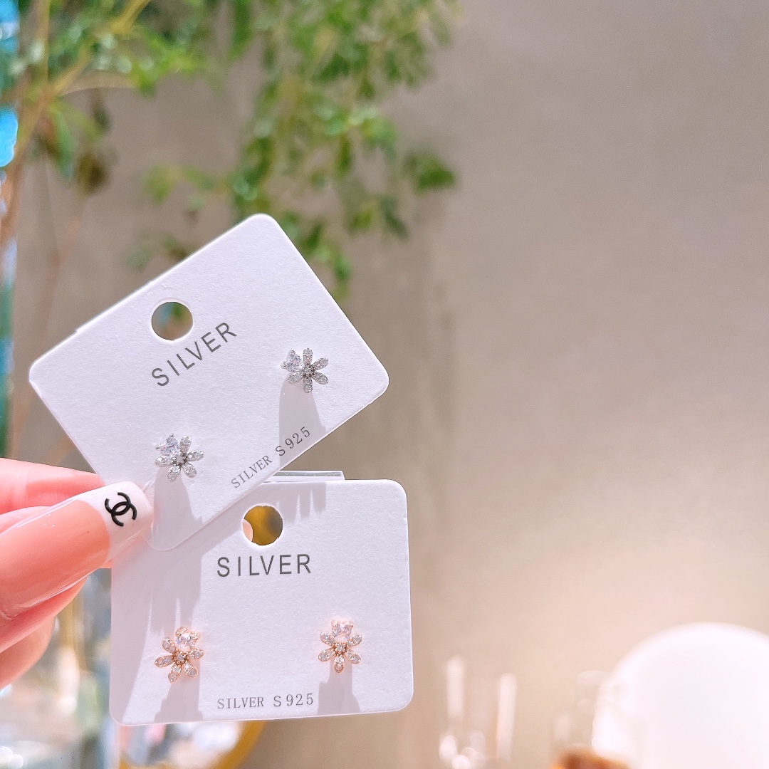 S925 Sterling Silver Earrings Romantic Banquet Silver