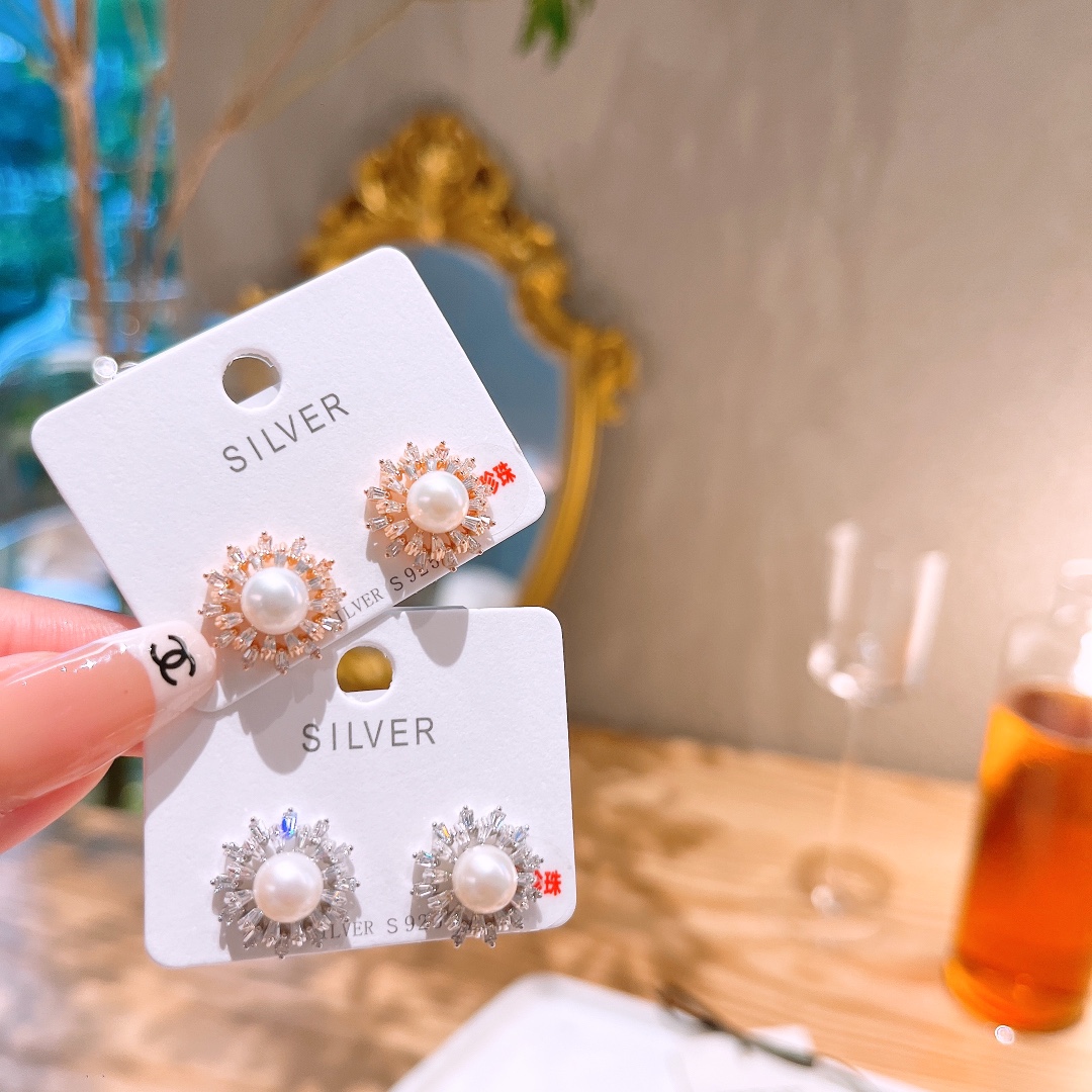 Nickel Free Silver Freshwater Pearl Studs Vintage Spring Festival