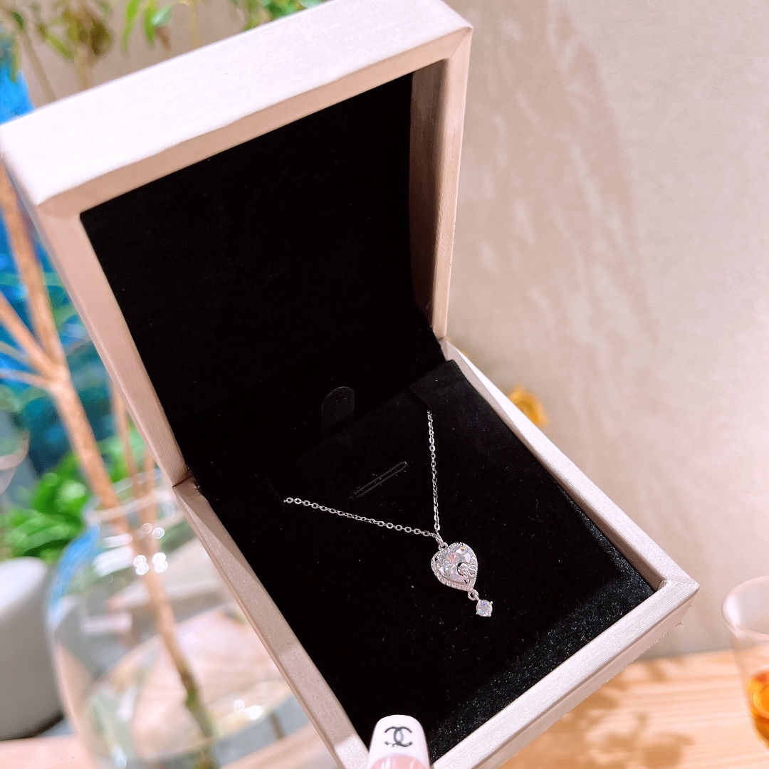 Low Allergy Silver Necklace Light Luxury Banquet Silver