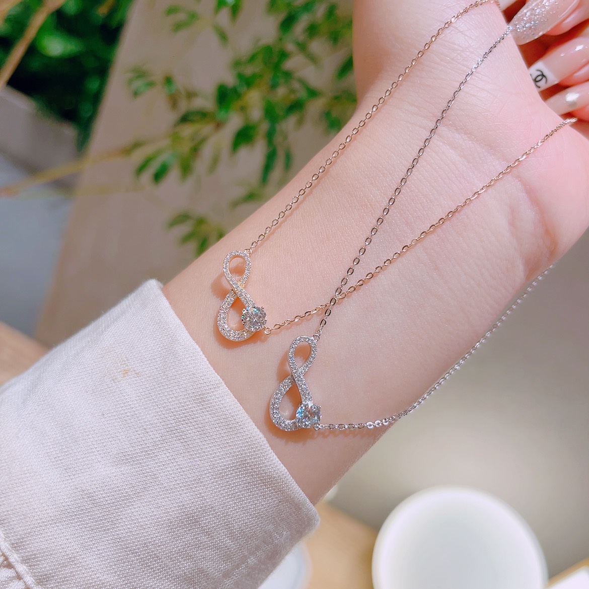 Low Allergy Silver Moissanite Necklace Gentle New Year Silver