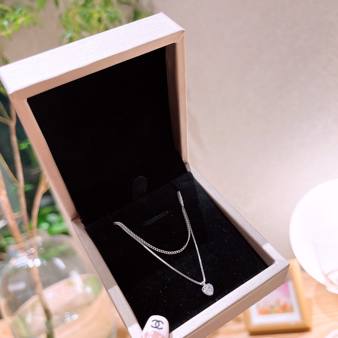 幻想的アレルギー対応シルバーネックレスゴールド 新年