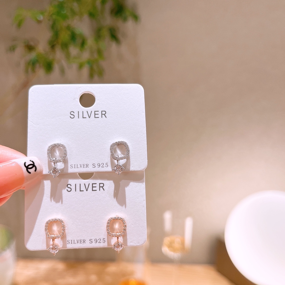 精巧高品質シルバーイヤリングゴールド 先生の日