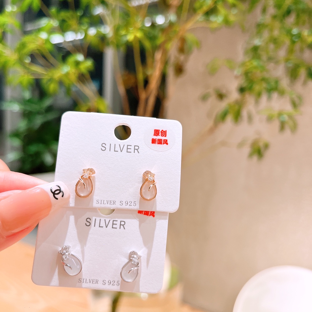 優しいファインシルバーイヤリングゴールド ウェディング