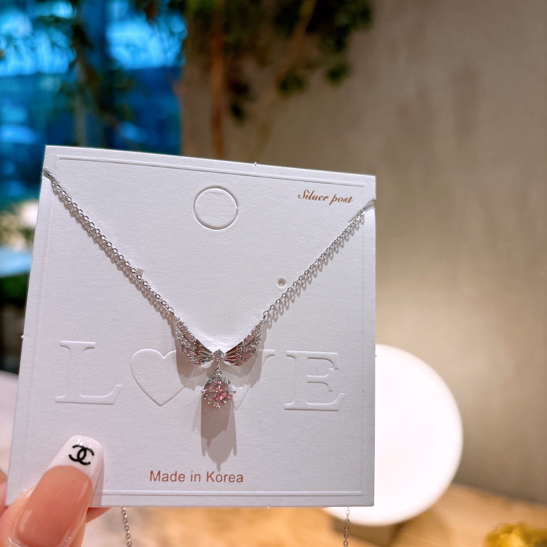 甘いアレルギー対応シルバーモアッサナイトネックレスゴールド 婚姻届提出