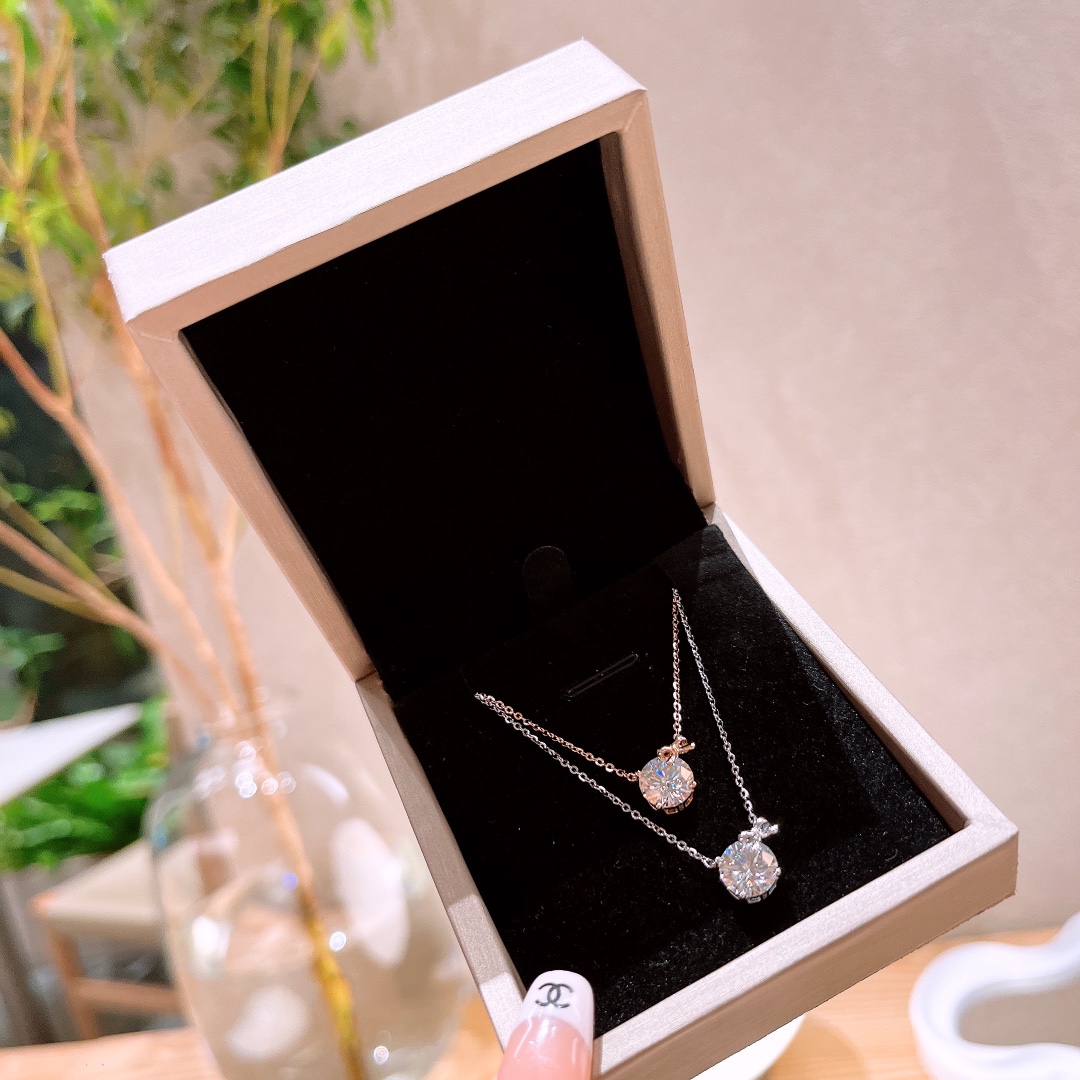 Low Allergy Silver Moissanite Necklace Cute Wedding Favor Silver