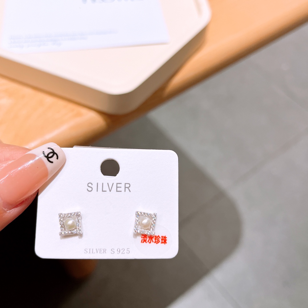 925 Silver Freshwater Pearl Studs Ethereal Mother's Day Silver