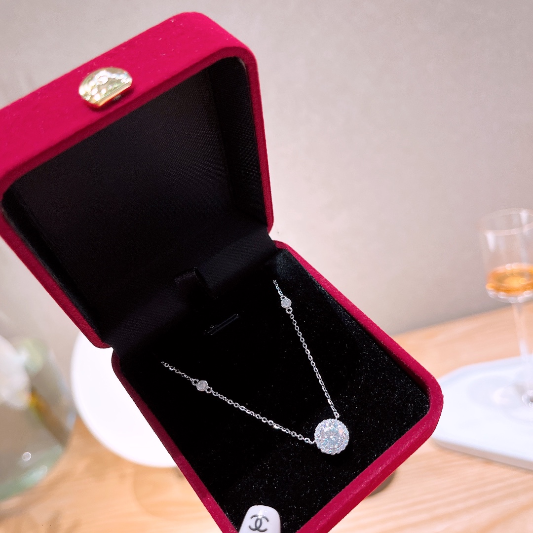 Low Allergy Silver Moissanite Necklace Cute Wedding Favor Gold