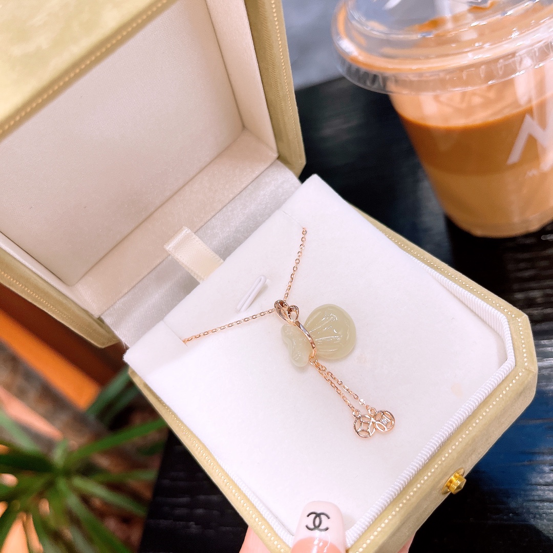Solid Silver Hetian Jade Necklace Romantic Workplace Gold