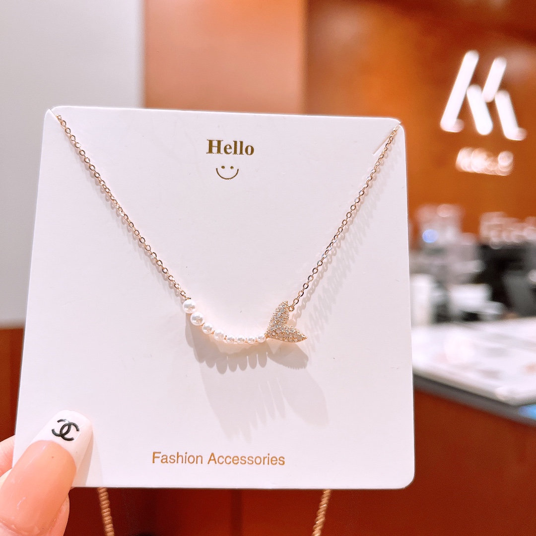 High Polish Silver Necklace Light Luxury Banquet Gold