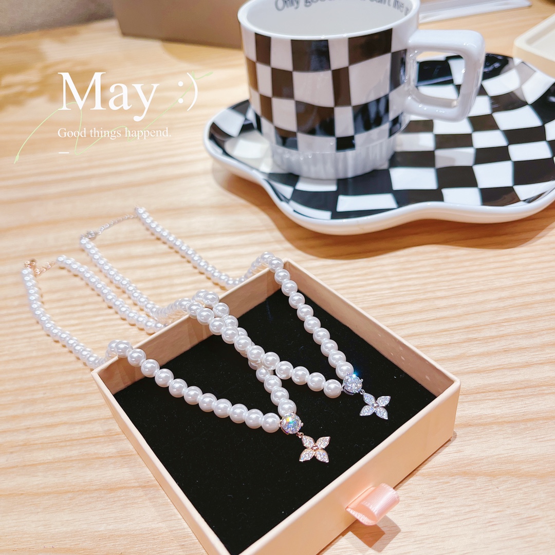 森ガール925シルバーモアッサナイトネックレスゴールド 告白