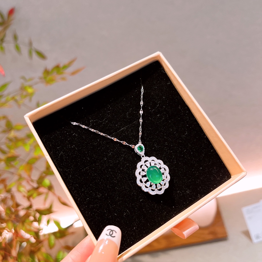 Nickel Free Silver Green Chalcedony Necklace Fashion Travel Silver