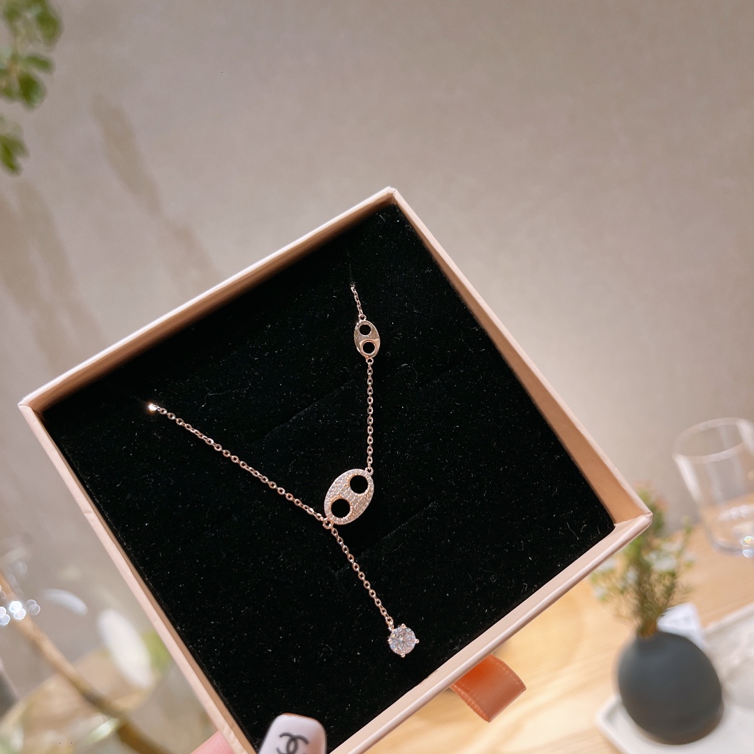 High Polish Silver Moissanite Necklace Ultra Minimal Annual Party Gold