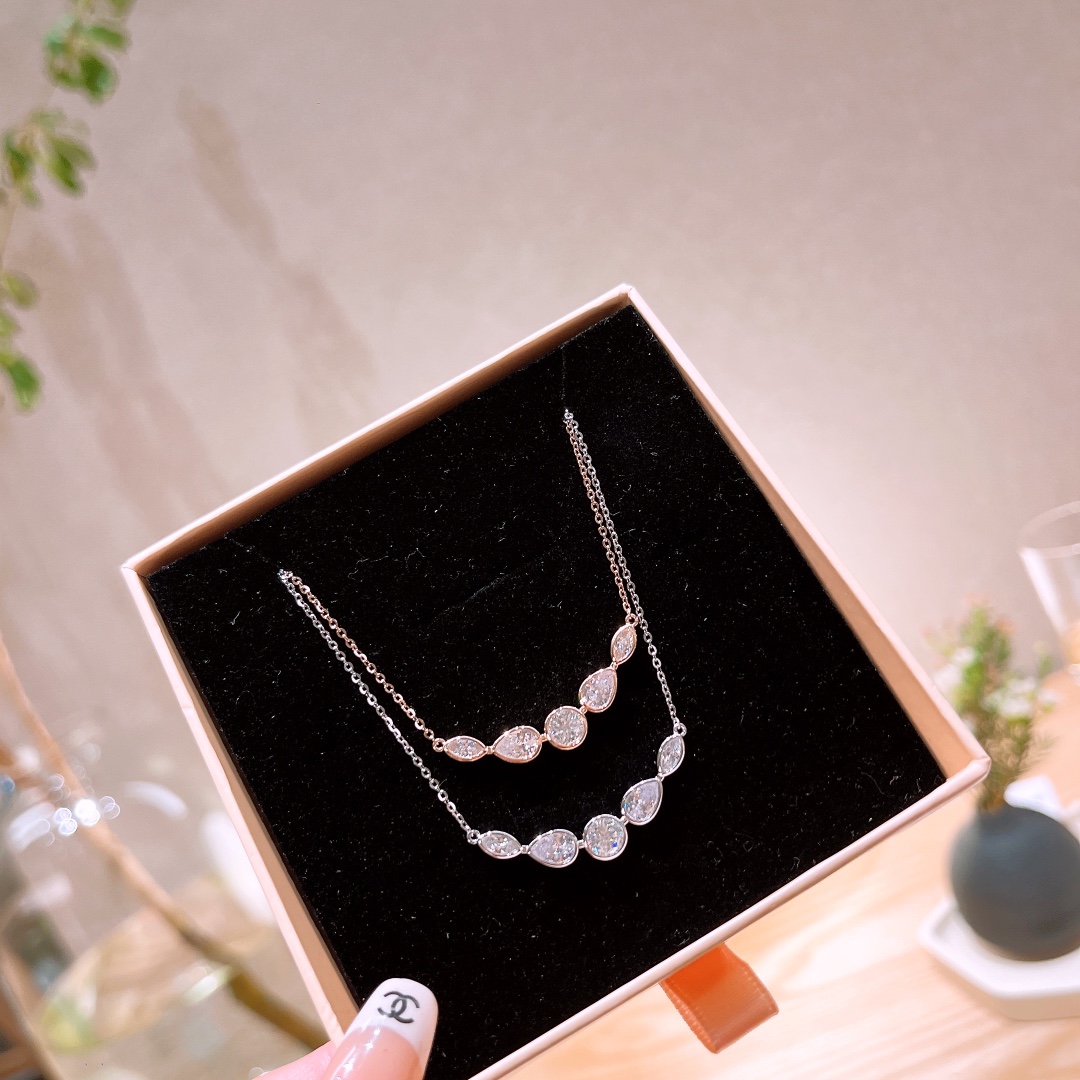 Fine Silver Moissanite Necklace Elegant Party Gold