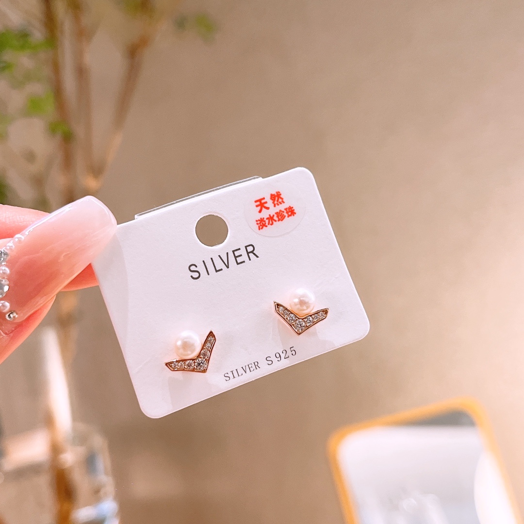 S925 Sterling Silver Freshwater Pearl Studs Artistic Wedding Favor