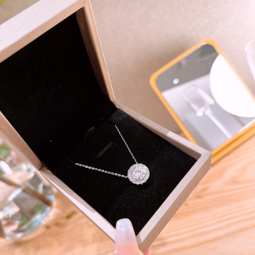 Solid Silver Moissanite Necklace Romantic Wedding Favor Silver