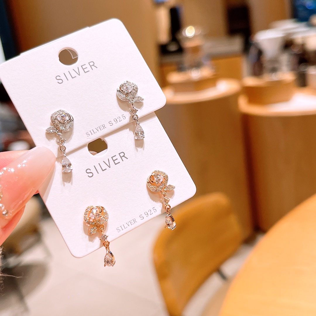 ガーリー純銀イヤリングシルバー 職場