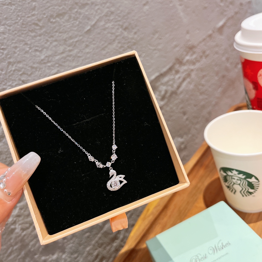 フレンチS925スターリングシルバーモアッサナイトネックレスゴールド 親友へのプレゼント