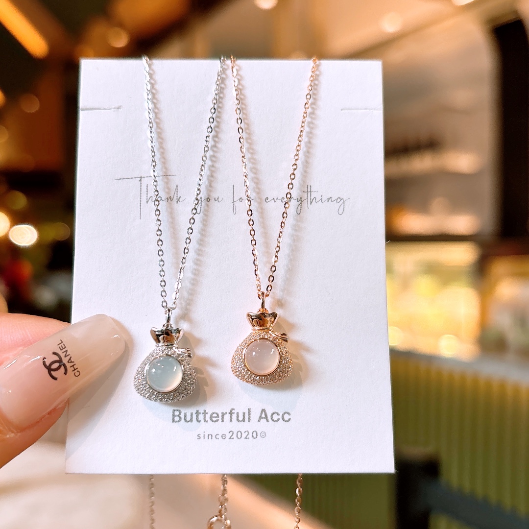 Low Allergy Silver Necklace Soft Housewarming Silver