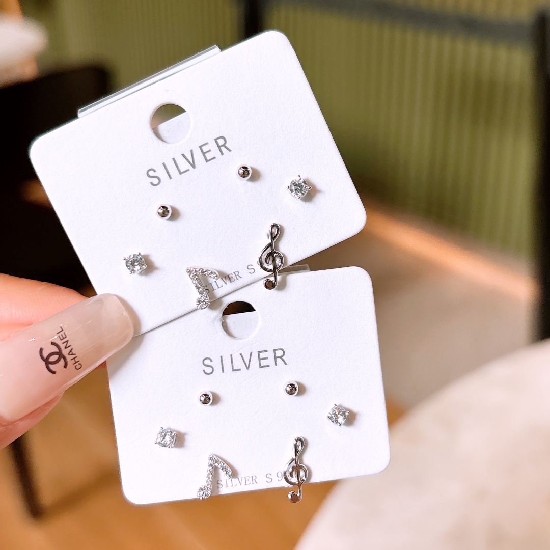 知性的高品質シルバーイヤリングゴールド 新築祝い