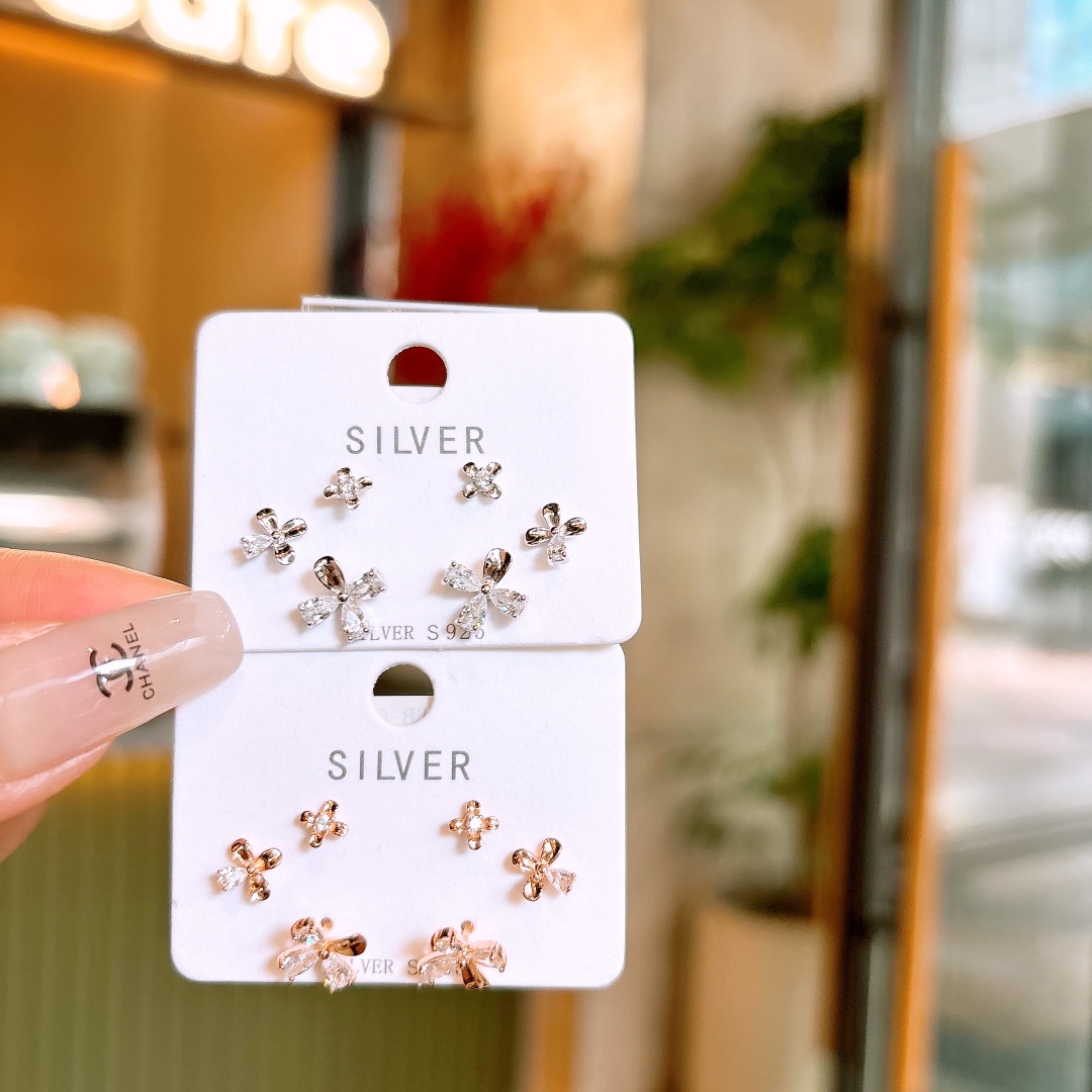 ミニマルアレルギー対応シルバーイヤリングシルバー 新築祝い