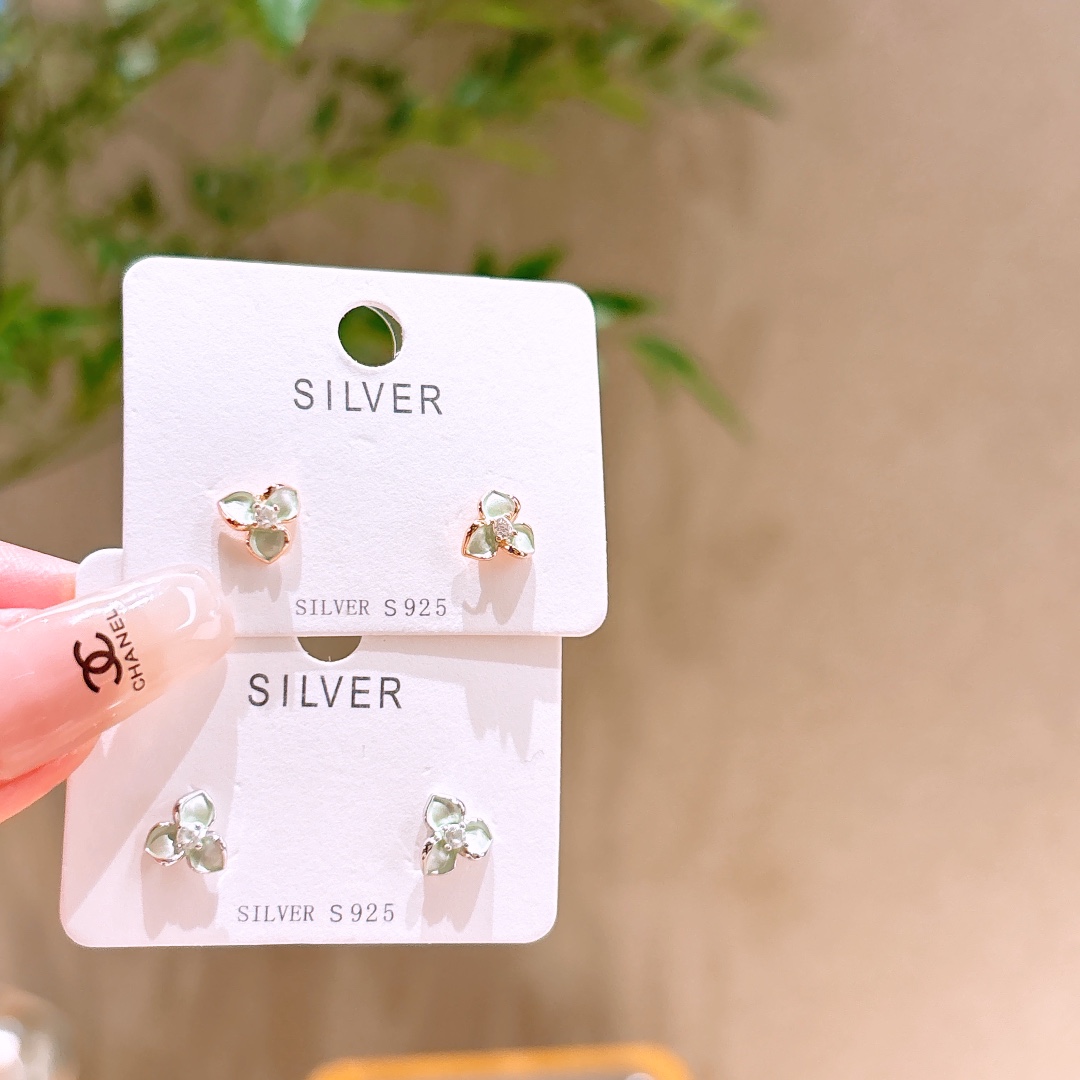 Hypoallergenic Silver Earrings Minimalist Travel Gold