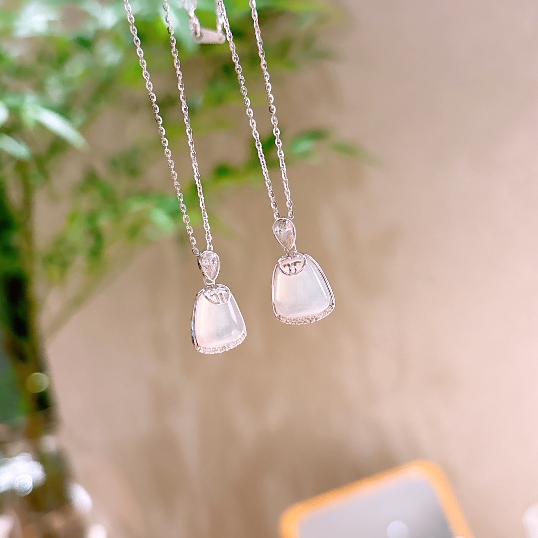 Hypoallergenic Silver Necklace Playful Date Night Silver