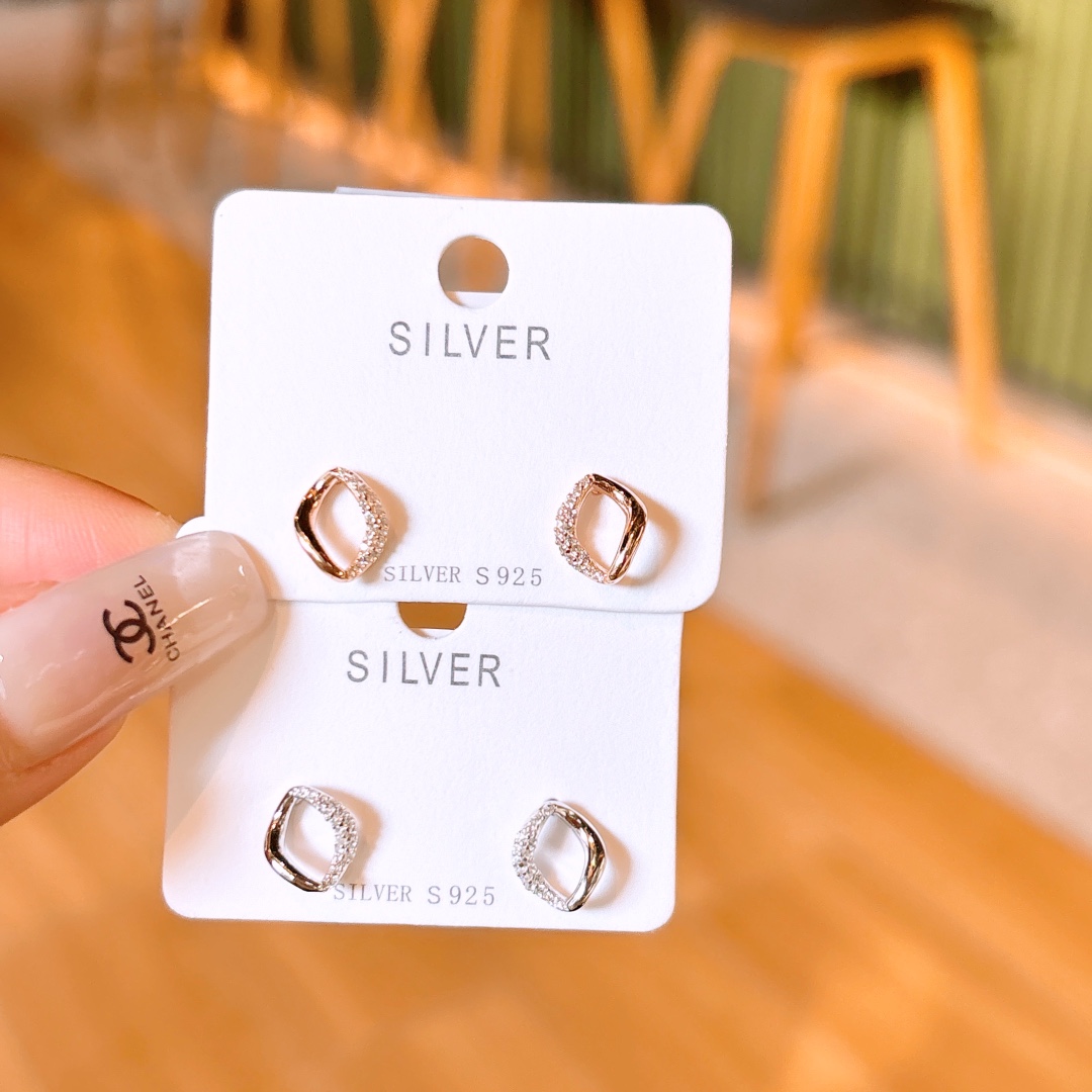 High Polish Silver Earrings Dainty Banquet Silver