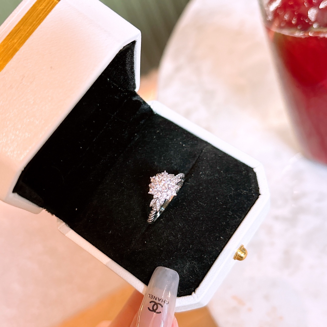 S925 Sterling Silver Moissanite Ring Elegant Self-love Gold