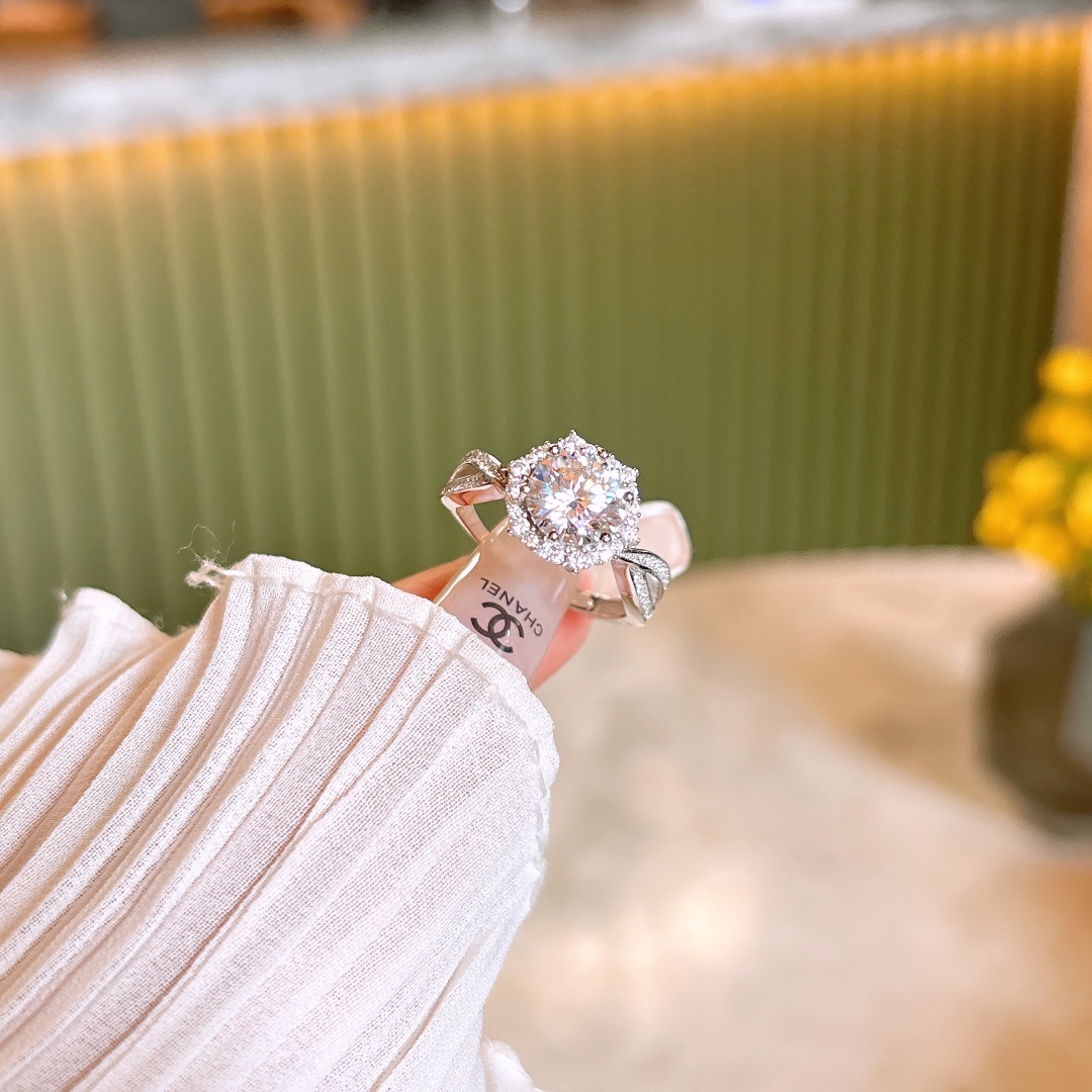 Low Allergy Silver Moissanite Ring Unique Everyday Wear Silver