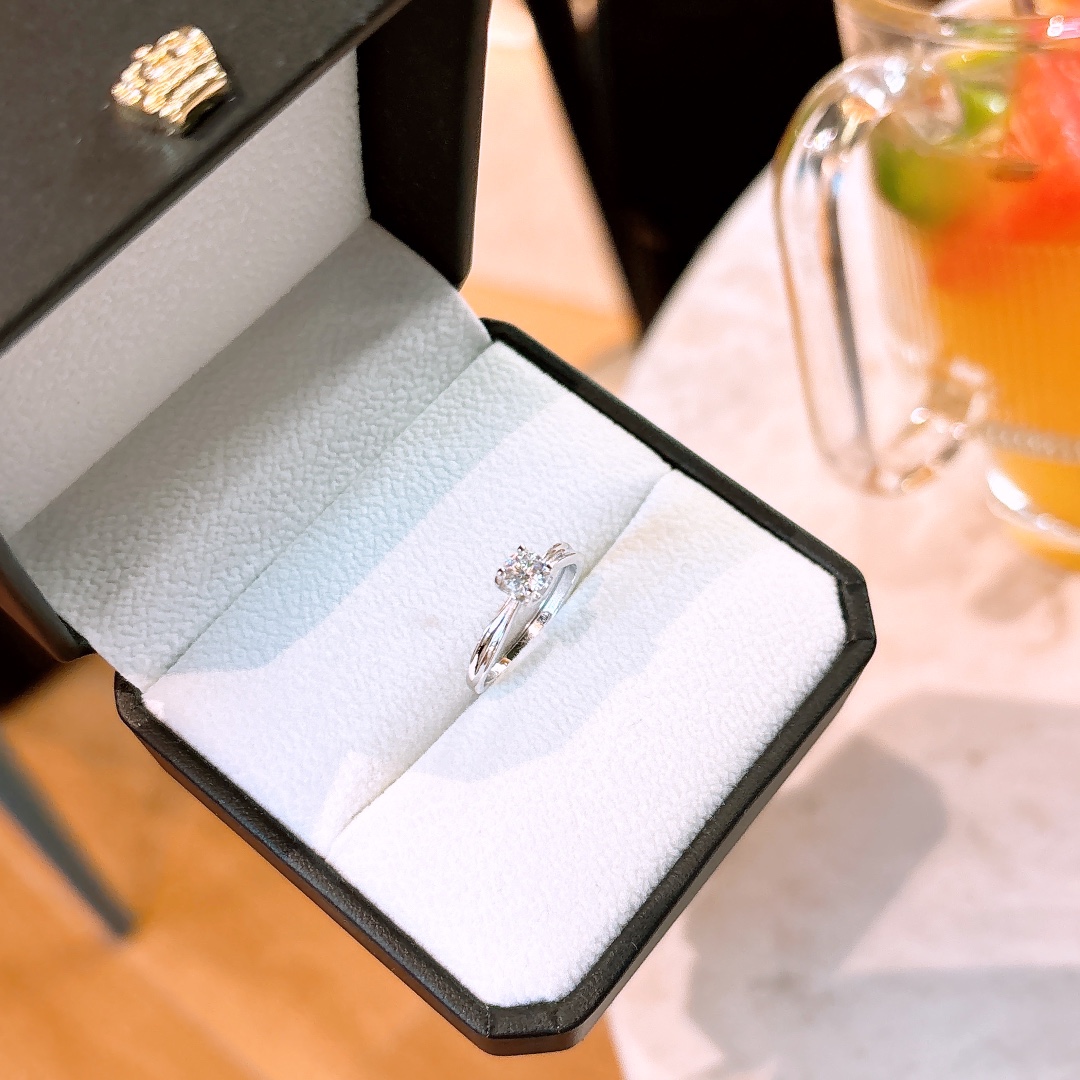 Fine Silver Moissanite Ring Chic Wedding Silver