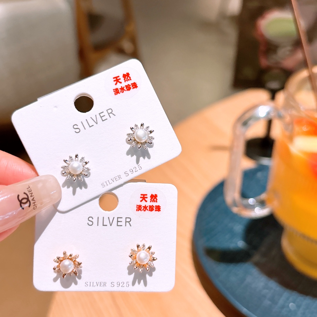 Hypoallergenic Silver Freshwater Pearl Studs Premium Housewarming