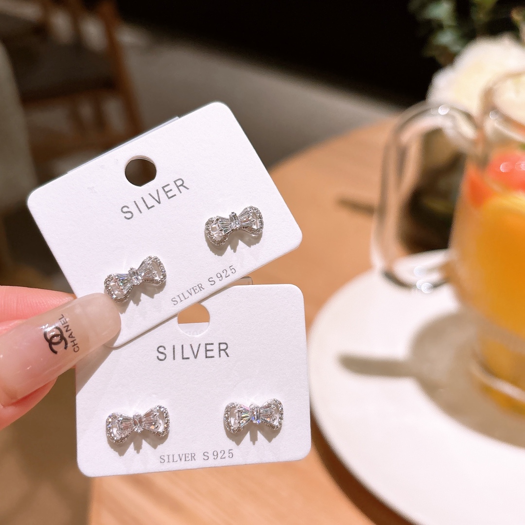 Hypoallergenic Silver Earrings Gentle Banquet Gold